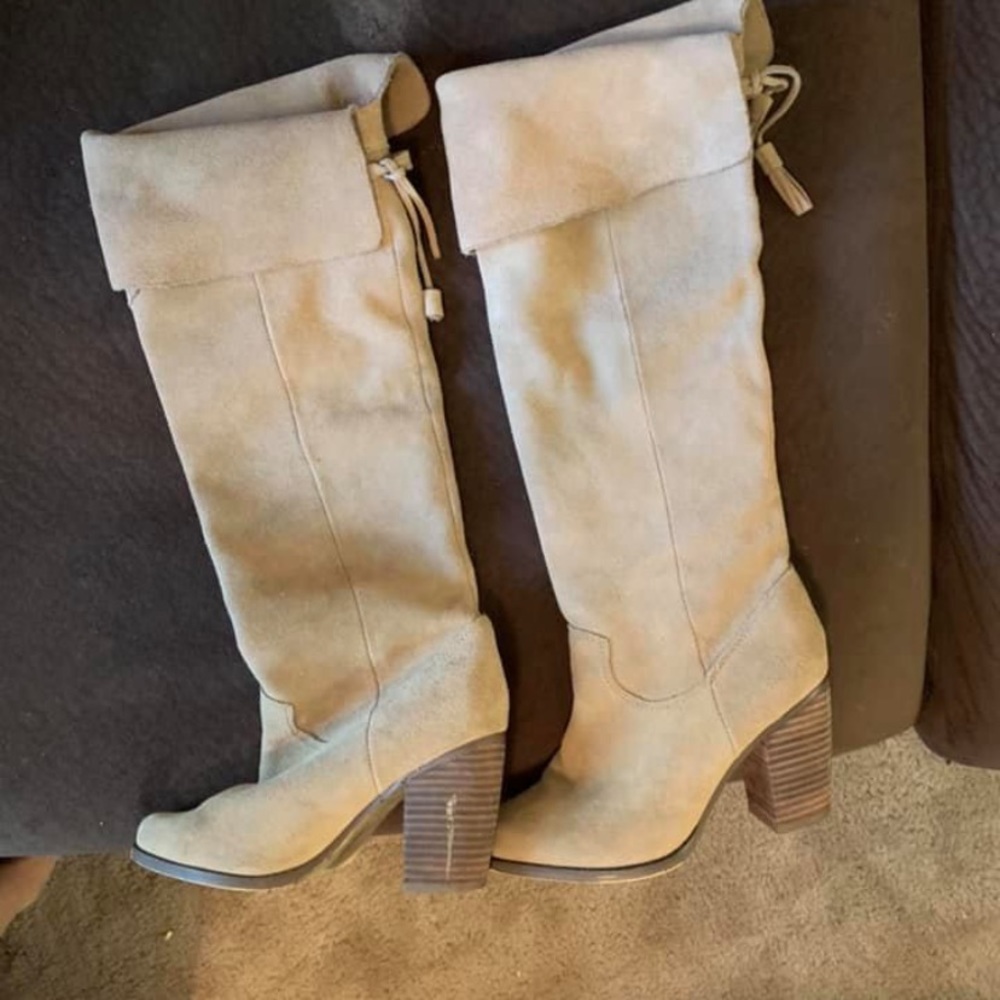 Boots High tan boots/size 6